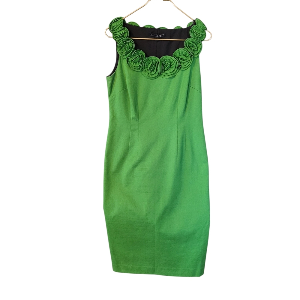 Lafayette 148 green sheath dress with rosette detail - 6.         F59